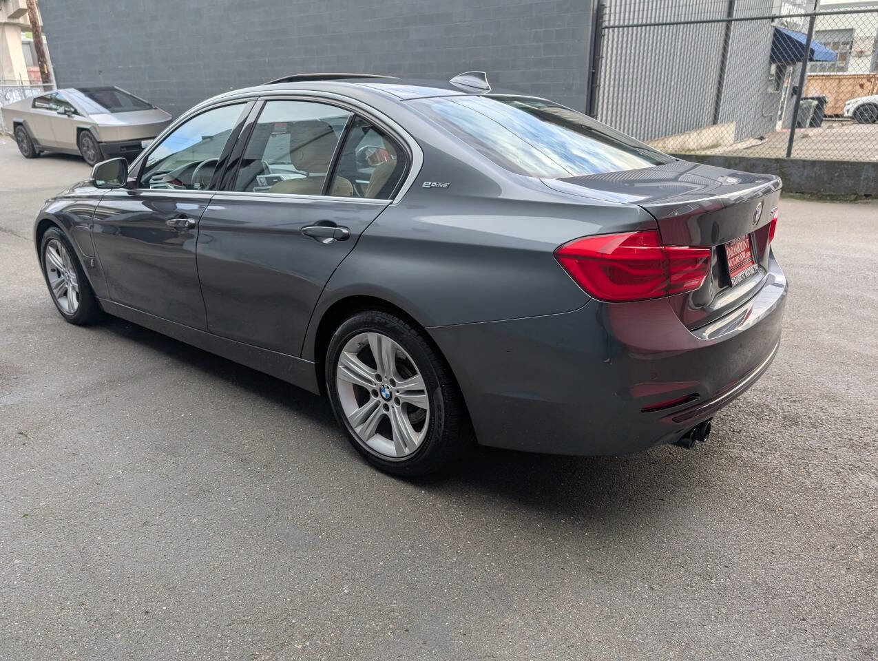 Used 2017 BMW 330e RWD image 5