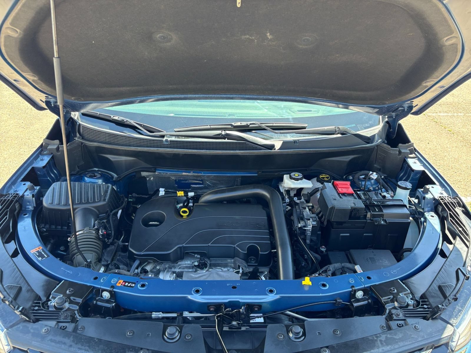 Used 2025 Chevrolet Equinox LT FWD image 32