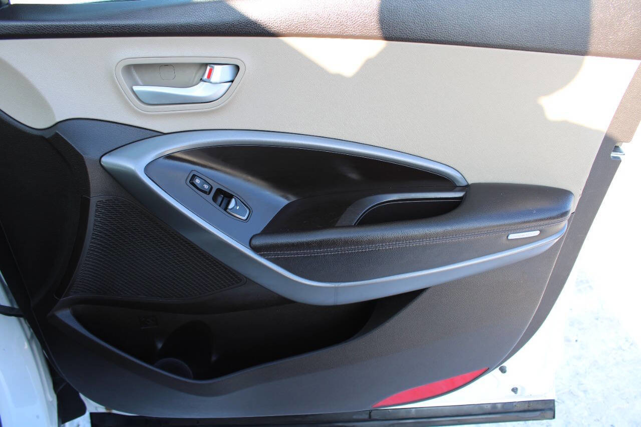 Used 2013 Hyundai Santa Fe Sport w/ Popular Equipment Pkg image 7