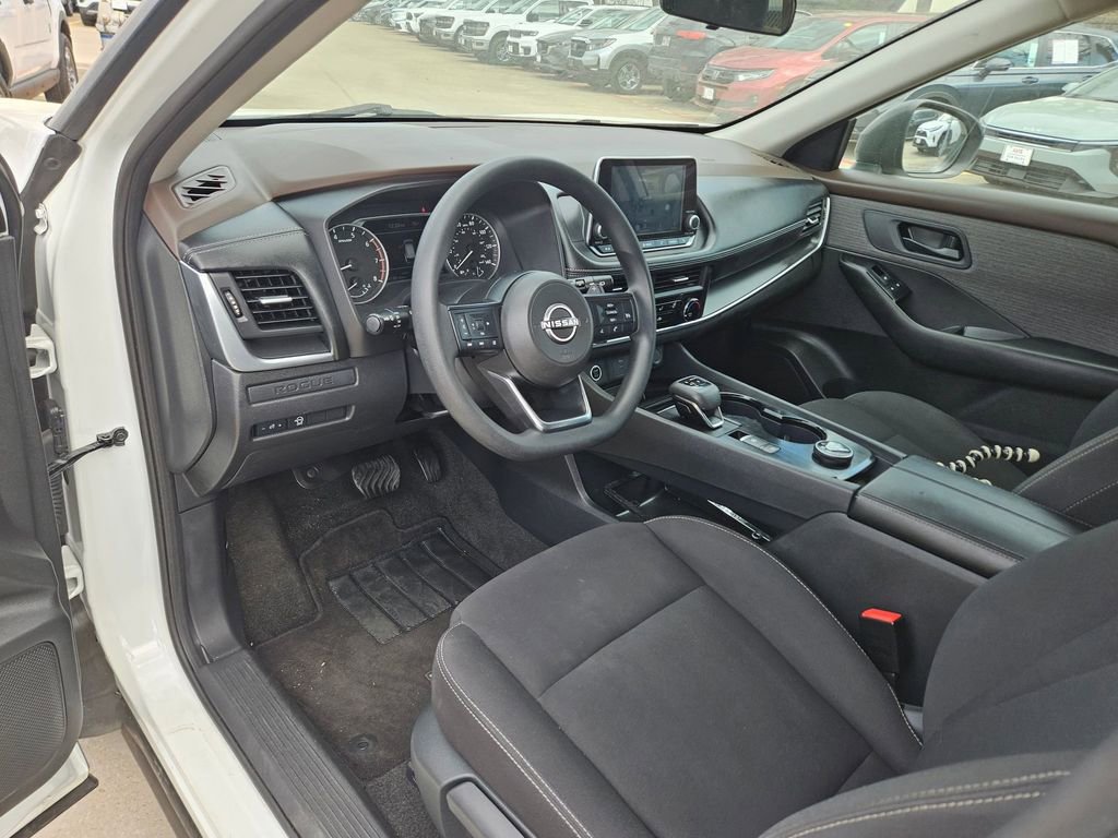 Used 2023 Nissan Rogue S AWD/4WD image 13