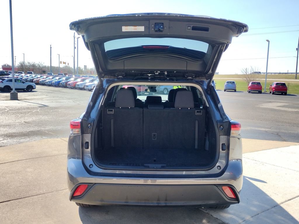 Used 2024 Toyota Highlander LE image 13