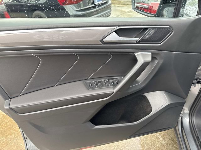 Certified 2023 Volkswagen Tiguan SE R-Line image 15