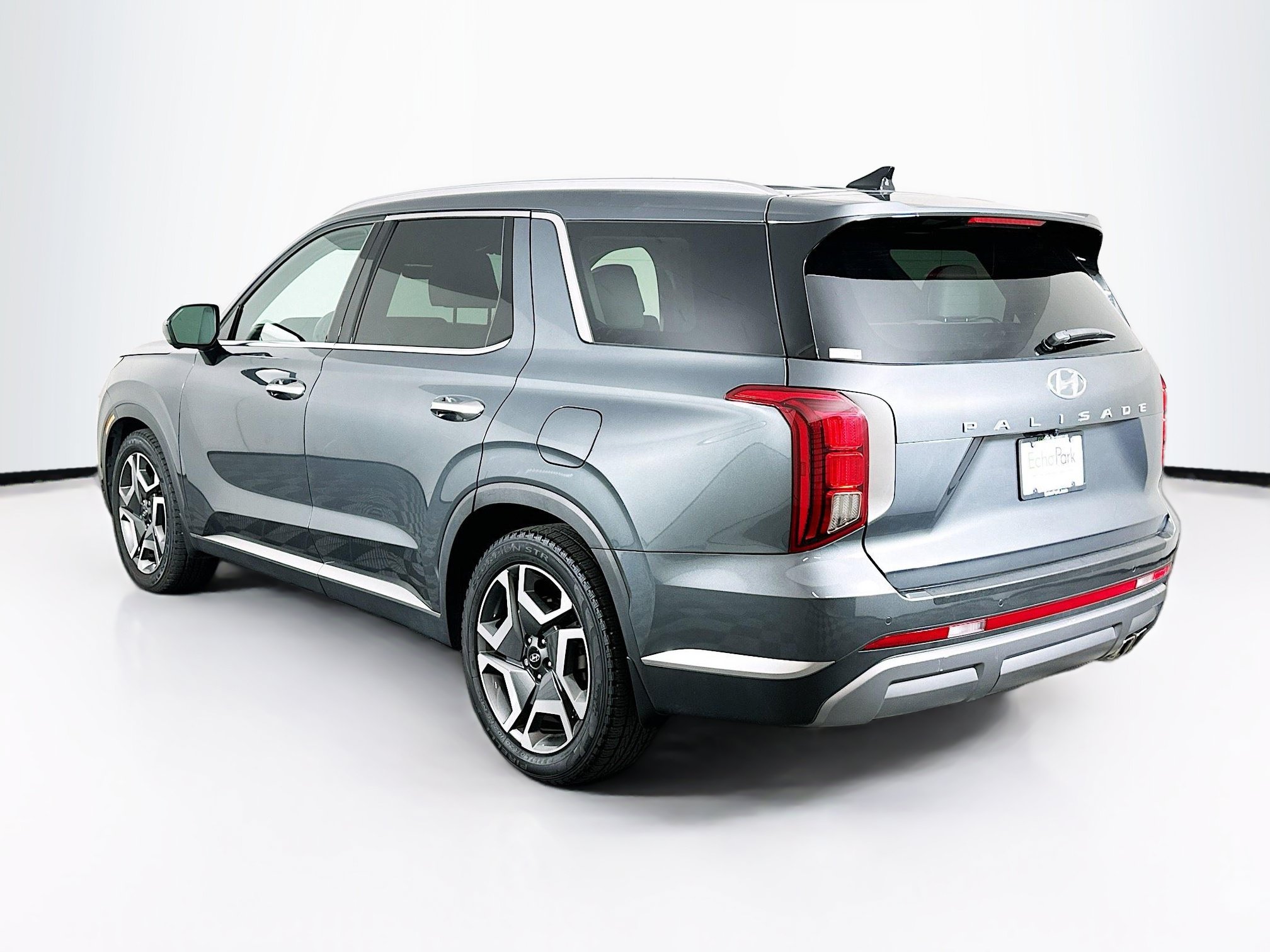 Used 2024 Hyundai Palisade SEL w/ Premium Package FWD image 5