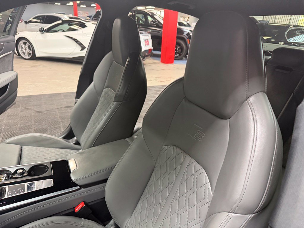 Used 2020 Audi S6 Premium Plus w/ S Sport Package AWD/4WD image 34