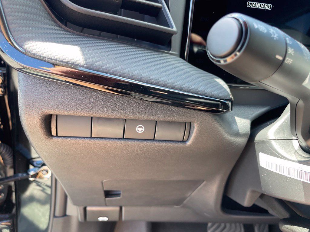 New 2026 Nissan Kicks SR AWD/4WD image 12
