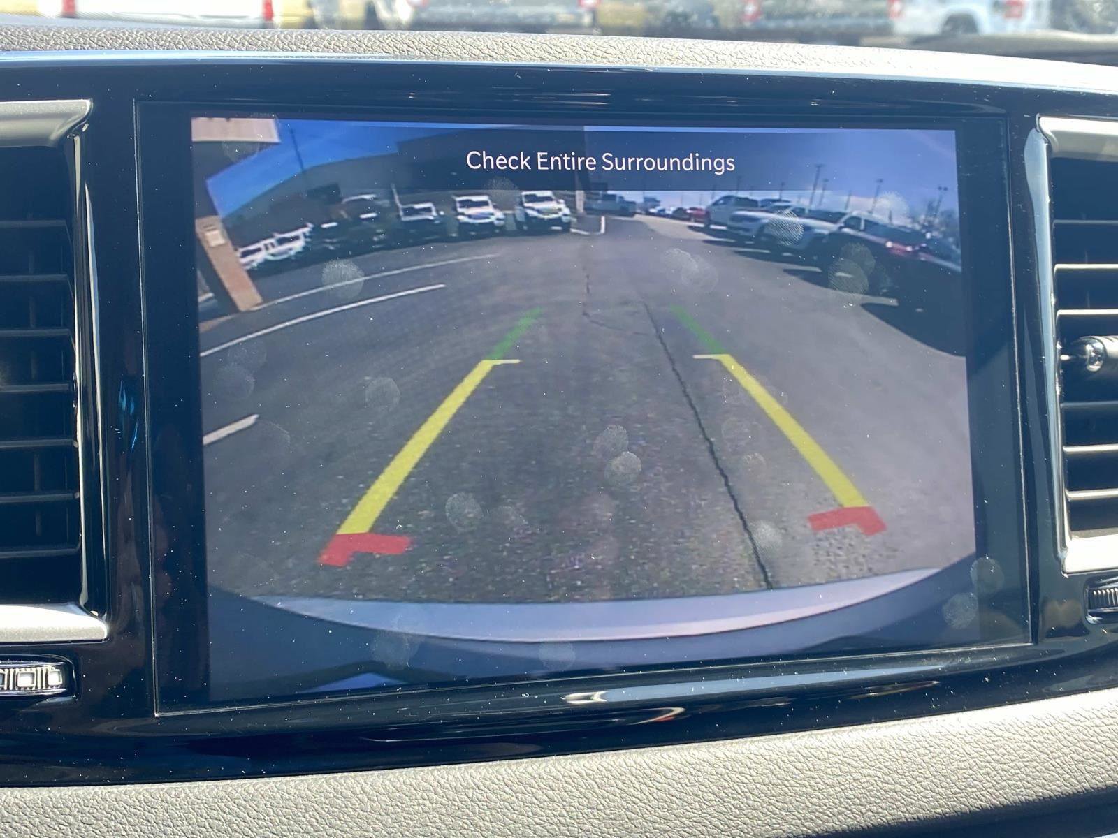 Certified 2024 Chrysler Pacifica Touring-L image 39