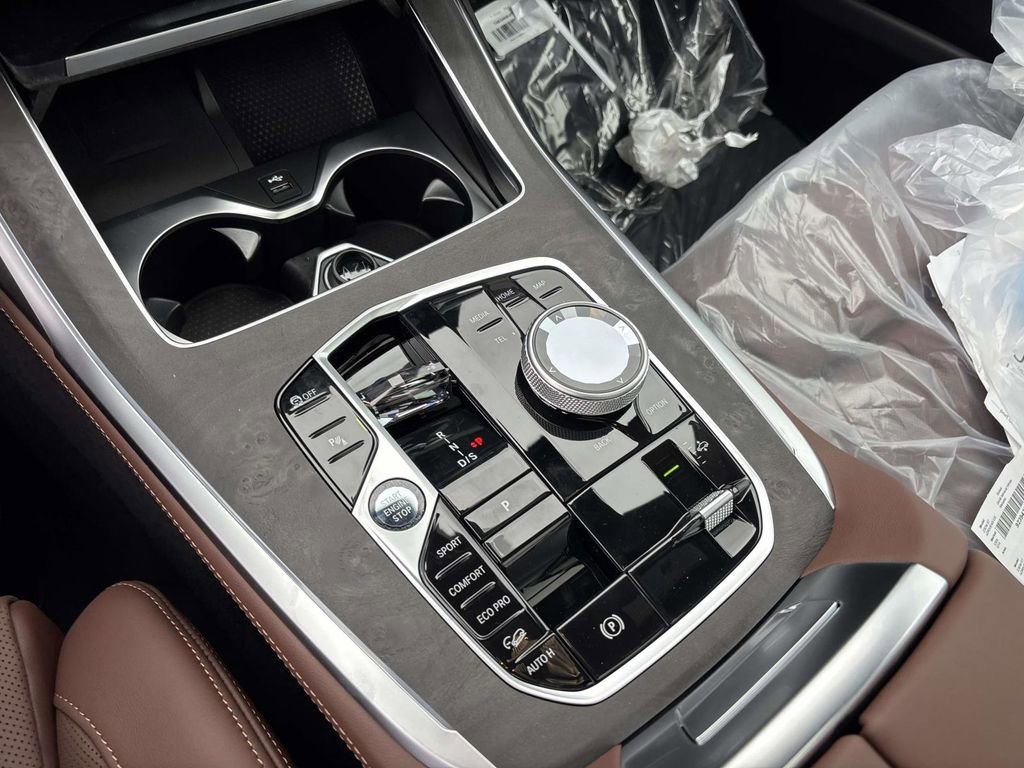 New 2026 BMW X7 xDrive40i w/ M Sport Package image 17