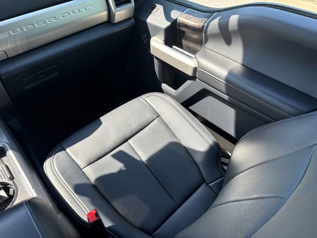 Used 2022 Ford F250 Lariat w/ Lariat Value Package AWD/4WD image 16