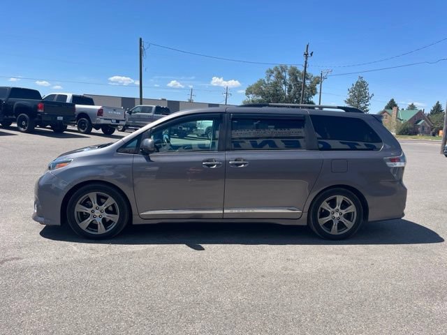 Used 2017 Toyota Sienna SE Premium FWD image 8