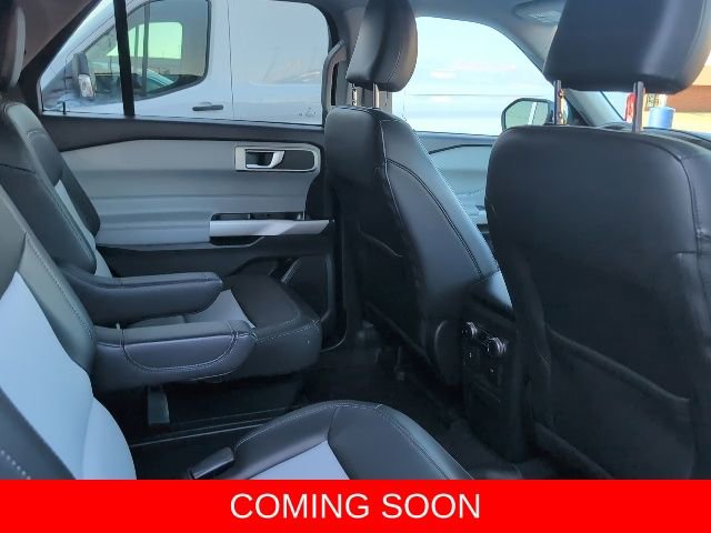 Used 2022 Ford Explorer XLT w/ Equipment Group 202A AWD/4WD image 9