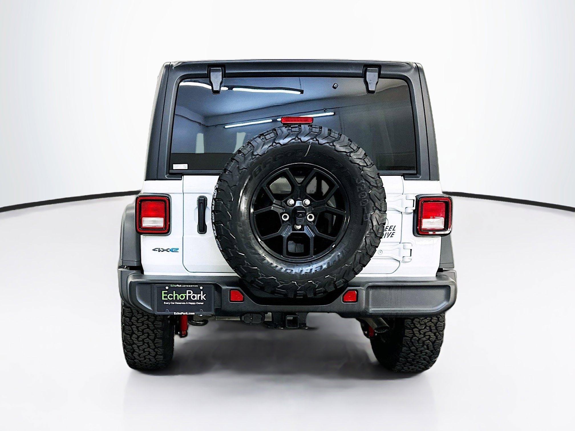 Used 2025 Jeep Wrangler Willys image 7