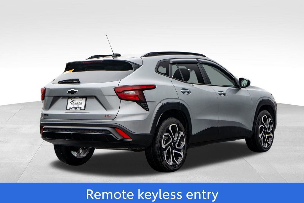 Used 2024 Chevrolet Trax RS w/ Driver Confidence Package image 7