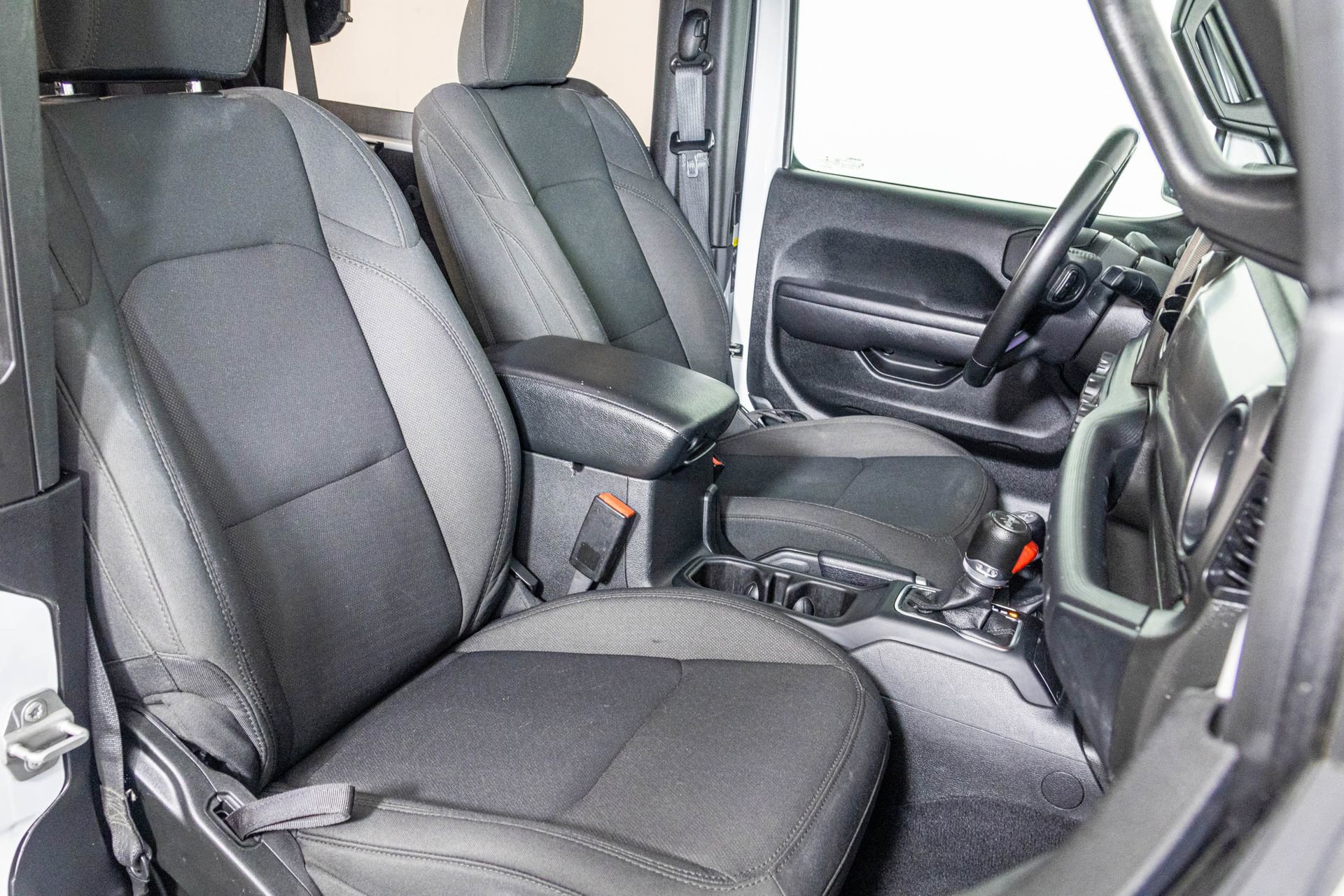 Used 2021 Jeep Wrangler Willys w/ LED Headlamp & Fog Lamp Group image 81