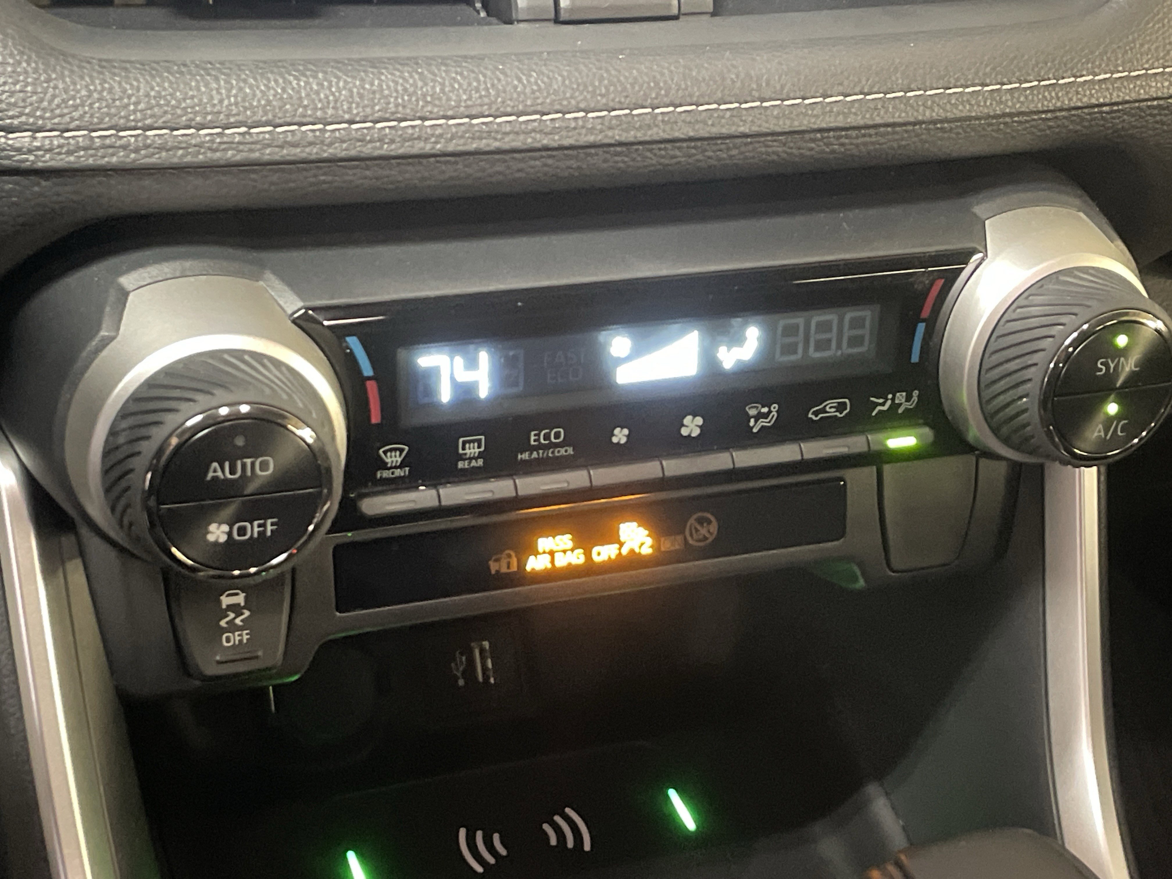 Used 2025 Toyota RAV4 XLE image 24