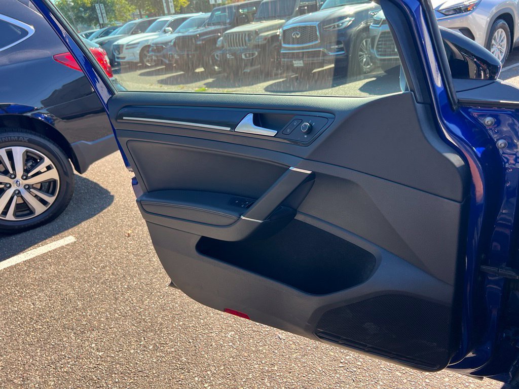 Used 2019 Volkswagen Golf R 4-Door AWD/4WD image 17