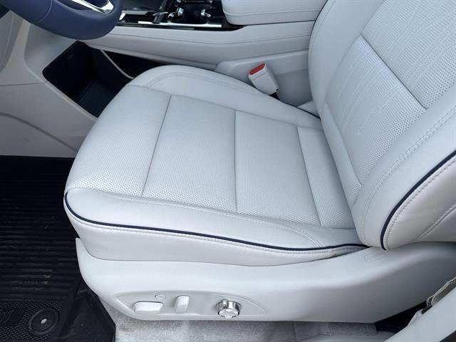 New 2026 Buick Enclave Avenir w/ Super Cruise Package image 14