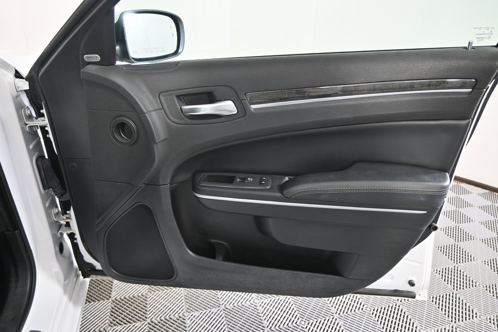 Used 2023 Chrysler 300 Touring L w/ Popular Equipment Group image 12