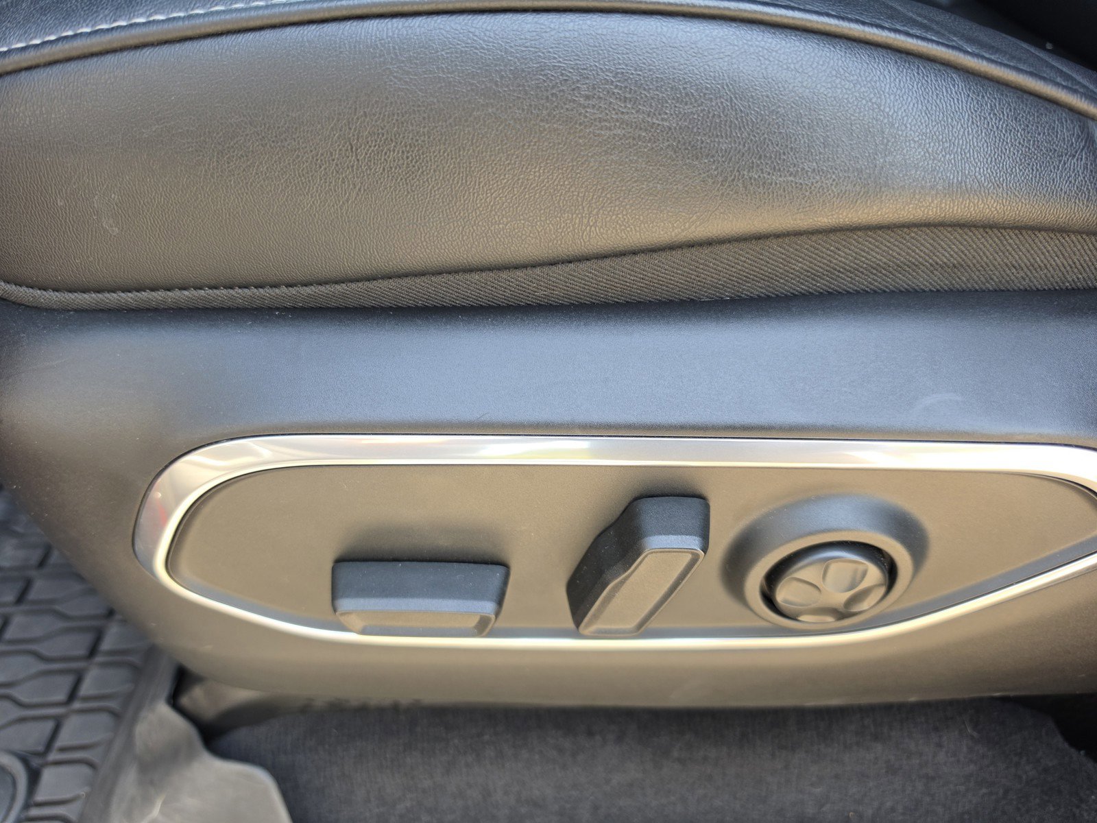 Used 2024 Jeep Wagoneer Series III w/ Convenience Group I image 10