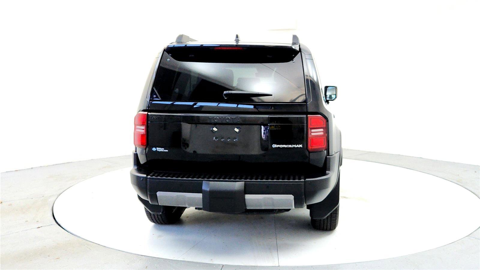 Used 2024 Toyota Land Cruiser image 5