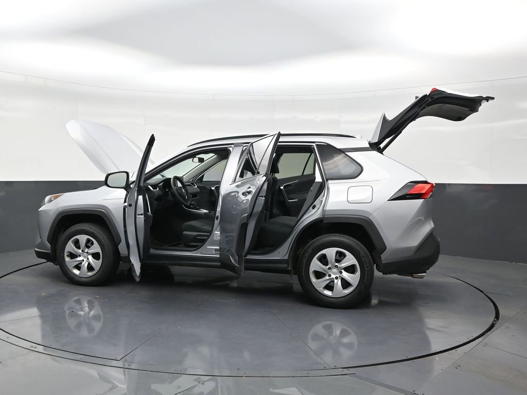 Used 2020 Toyota RAV4 LE FWD image 30