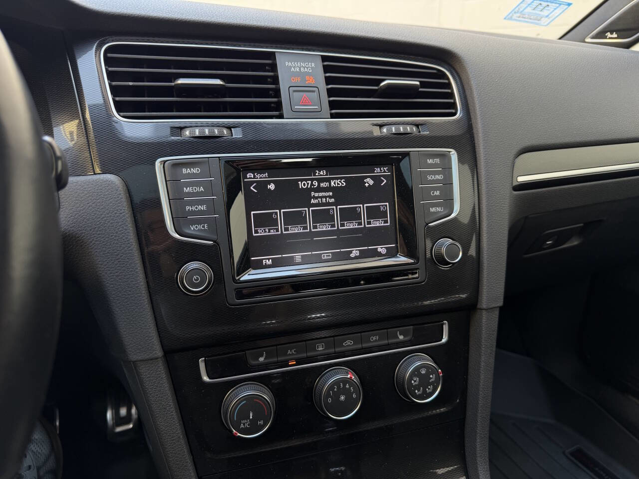 Used 2015 Volkswagen GTI SE w/ Lighting Package (SEL) FWD image 23
