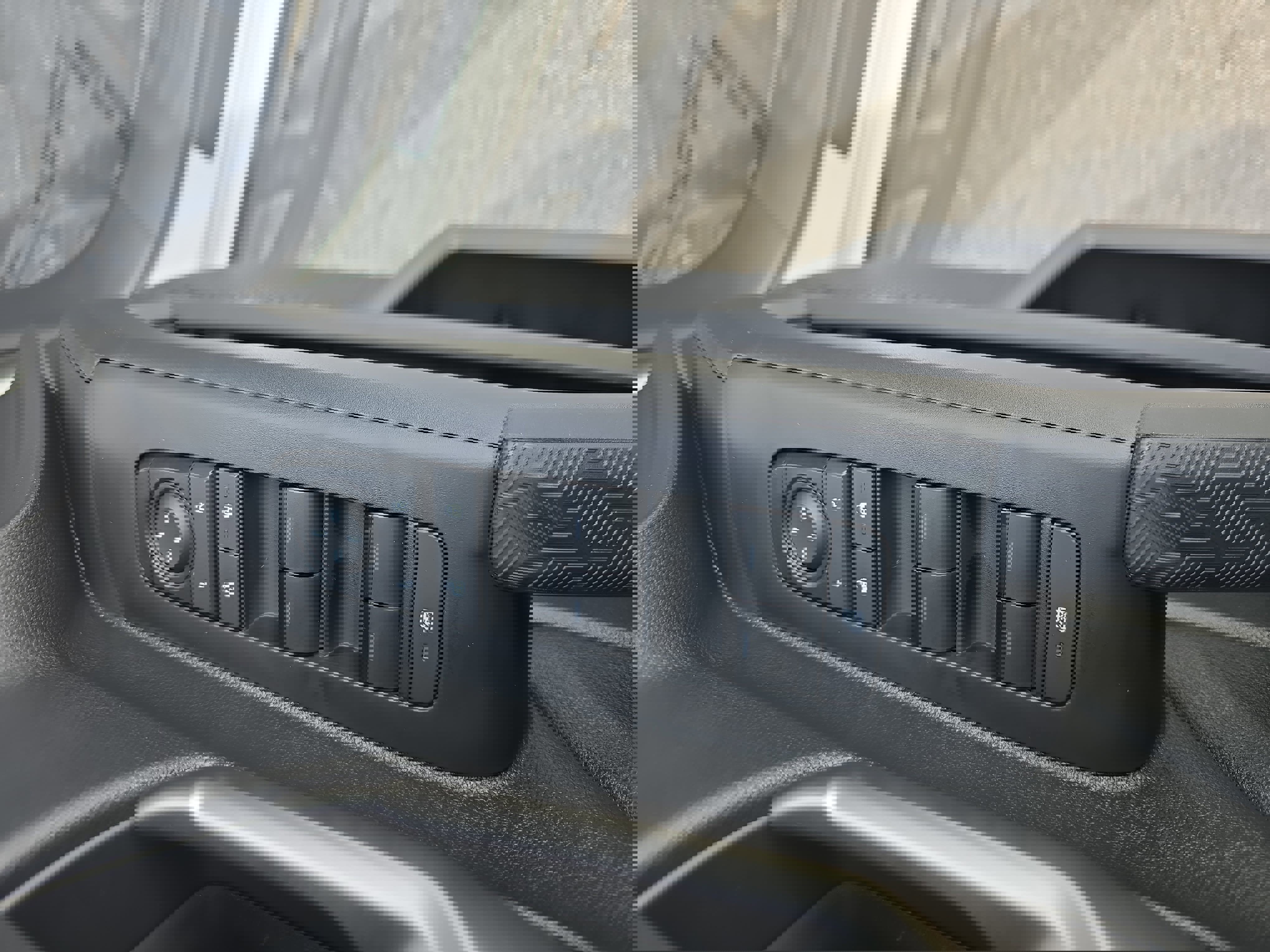 Used 2025 Toyota Tacoma TRD Sport image 30