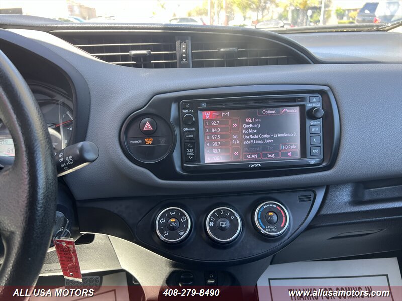 Used 2015 Toyota Yaris L image 22