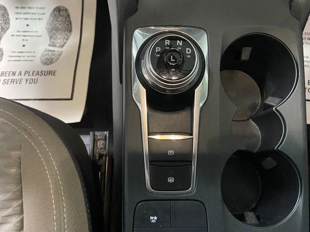 Used 2021 Ford Escape SE image 17