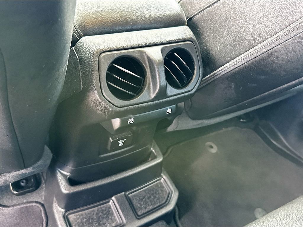 Used 2023 Jeep Wrangler Unlimited Sahara w/ Cold Weather Group image 28