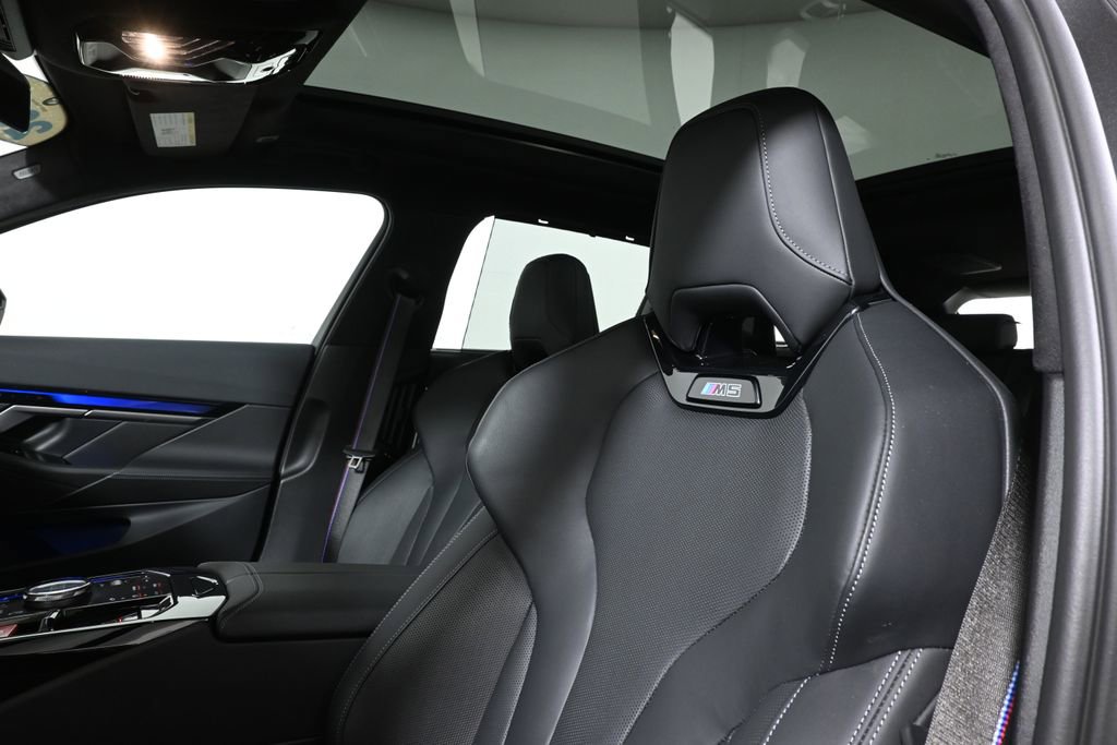 Used 2025 BMW M5 Touring AWD/4WD image 17