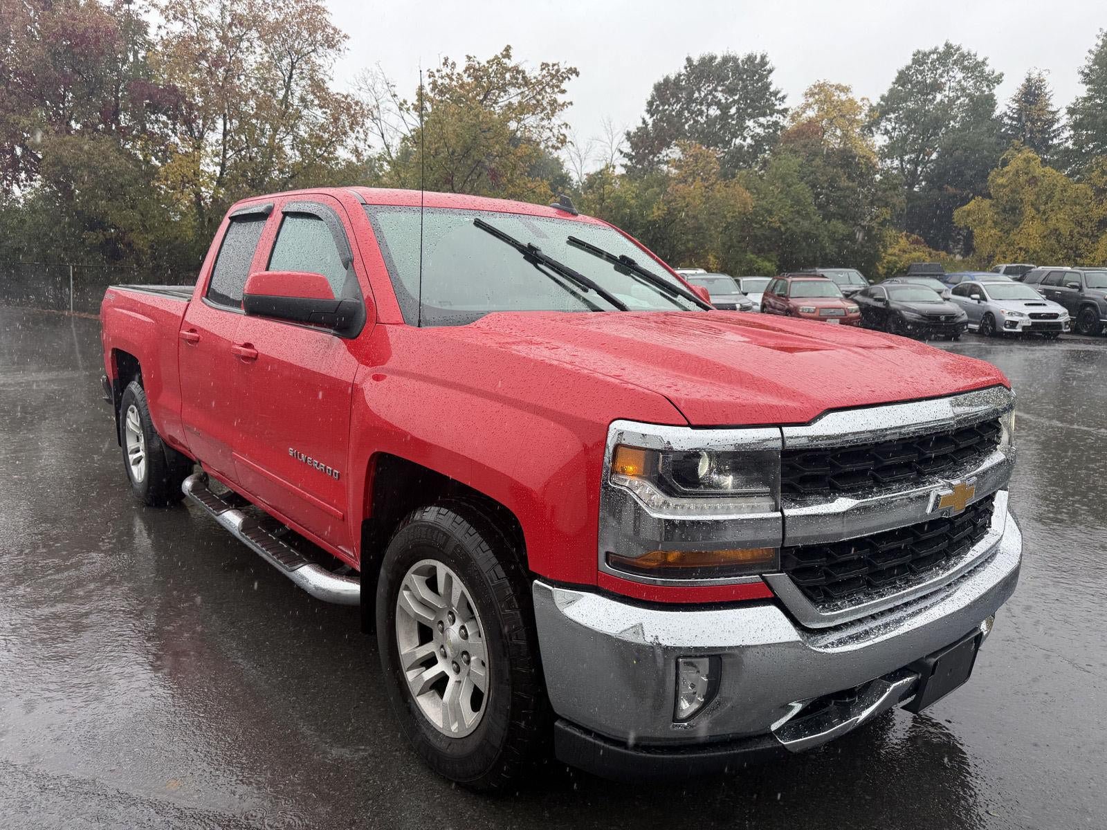 Used 2017 Chevrolet Silverado 1500 LT w/ All Star Edition AWD/4WD image 3
