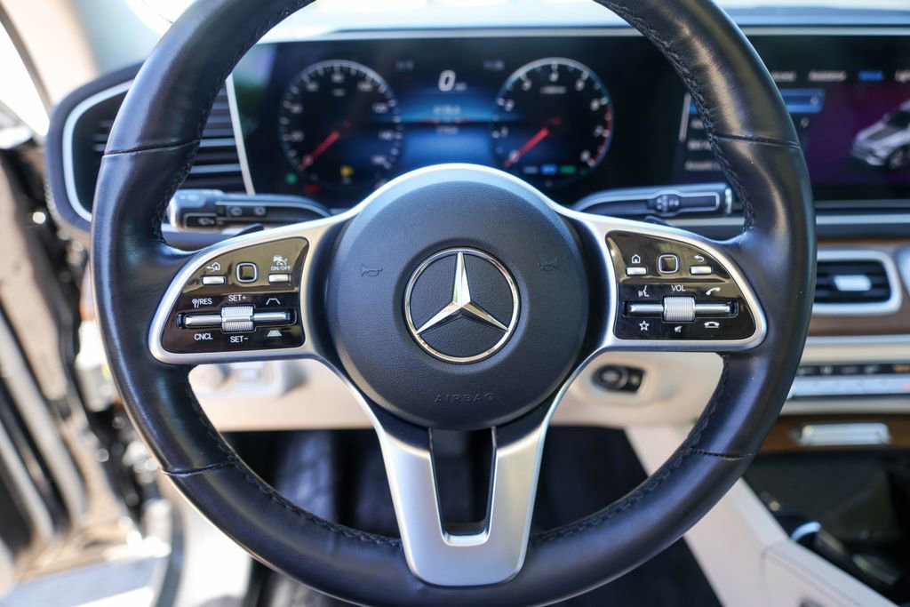 Used 2023 Mercedes-Benz GLS 450 4MATIC image 11