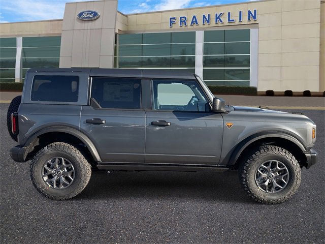 New 2025 Ford Bronco Badlands image 8