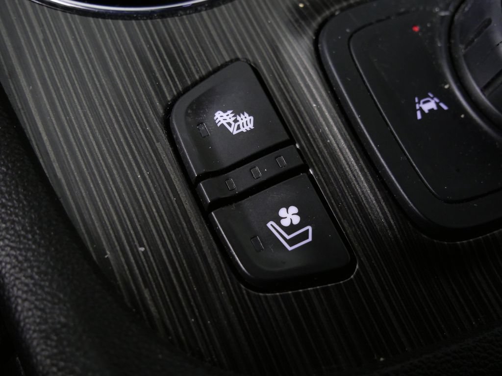 Used 2023 GMC Acadia SLT w/ Technology Package AWD/4WD image 25