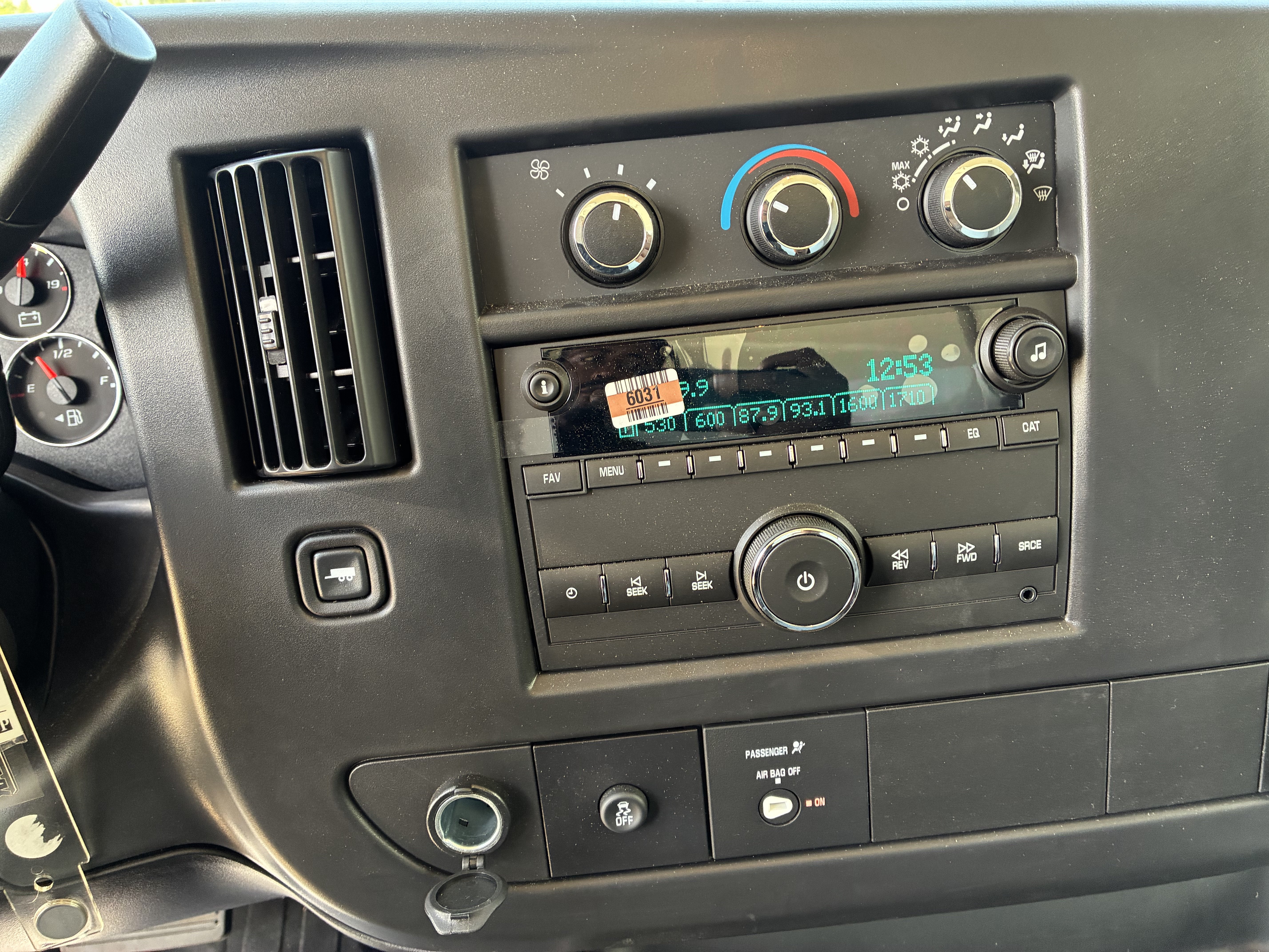 New 2026 Chevrolet Express 3500 w/ Power Convenience Package RWD image 31
