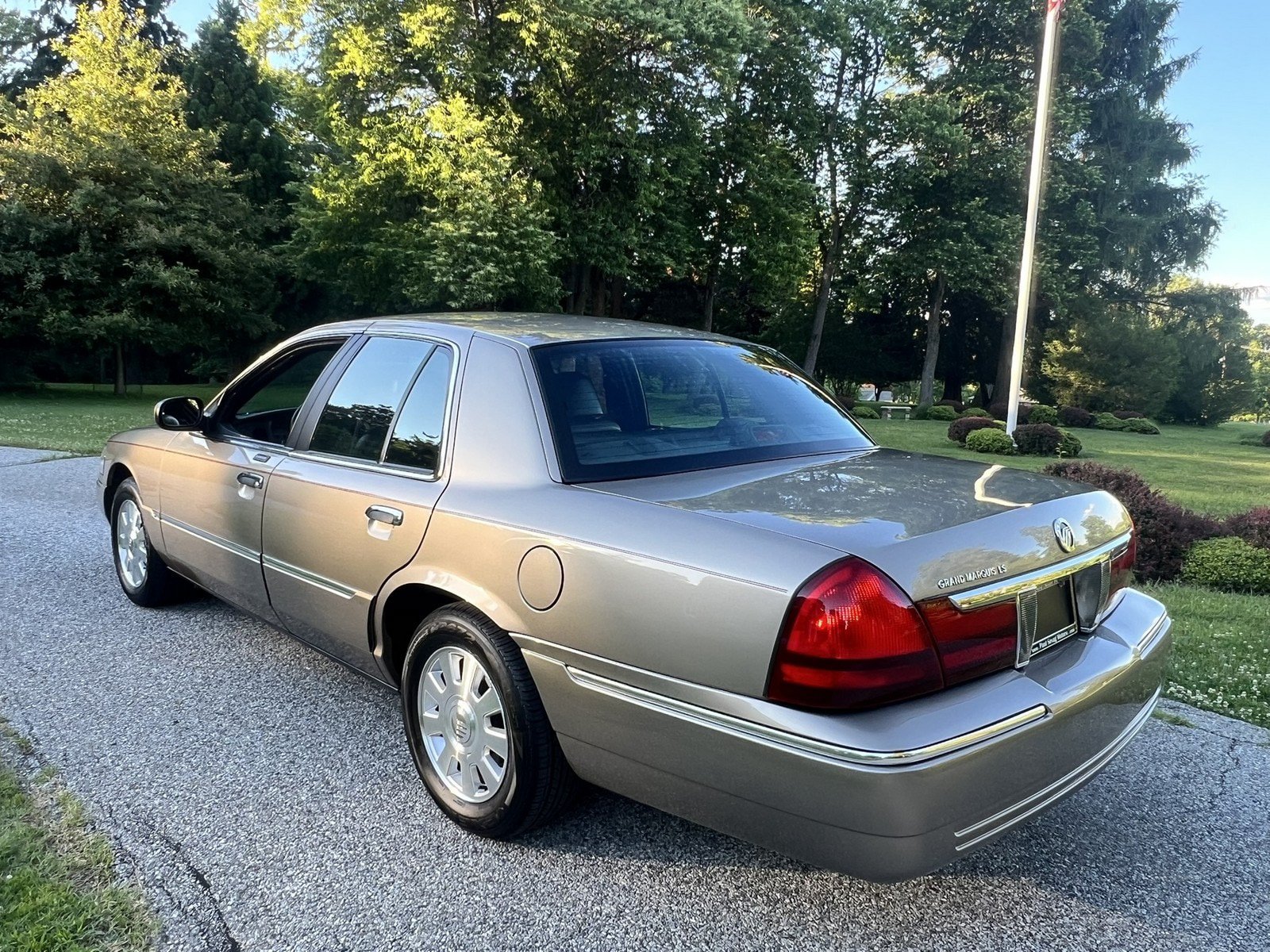 Used 2003 Mercury Grand Marquis LS RWD image 8