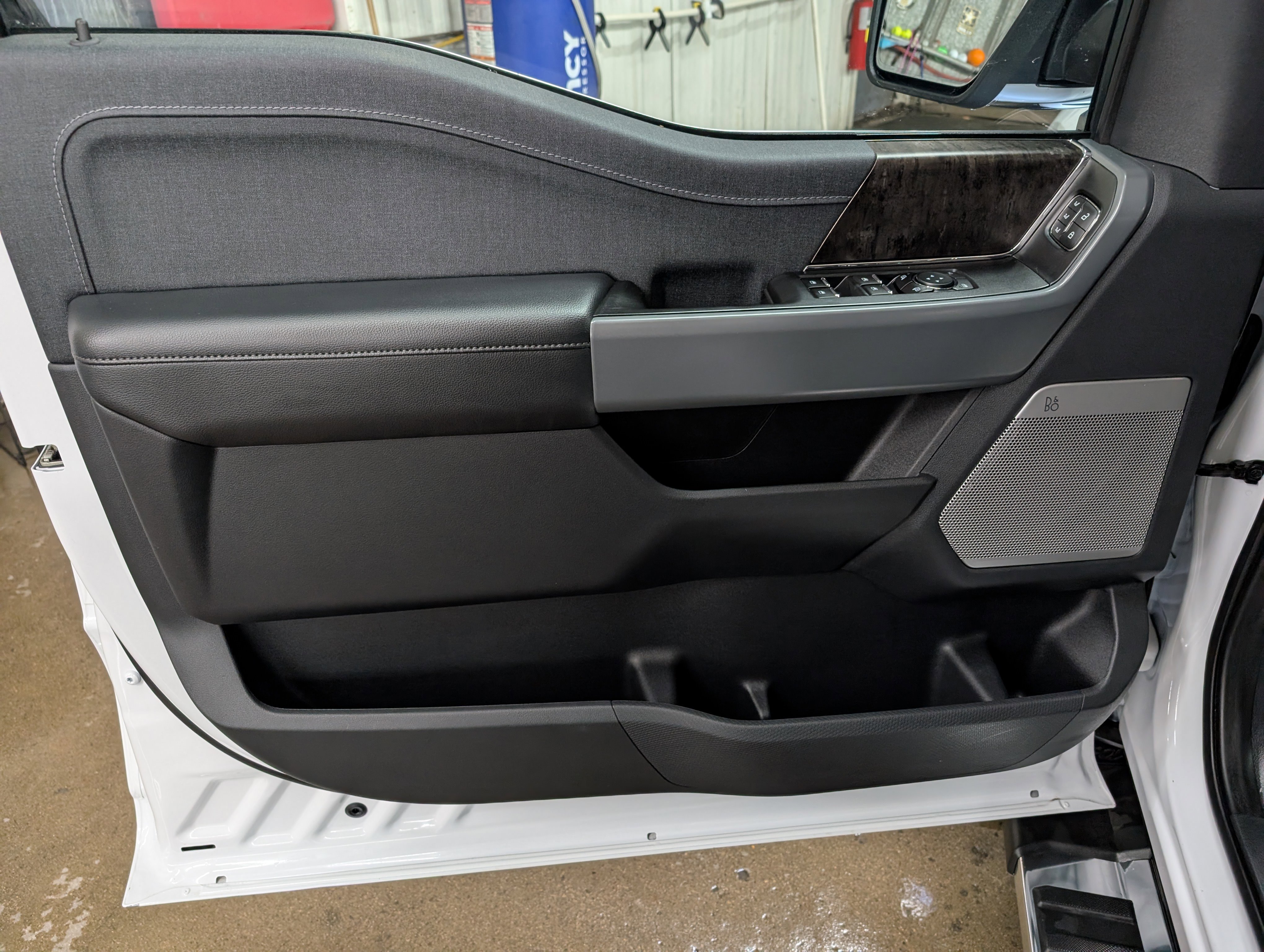 Used 2023 Ford F150 Lariat w/ Equipment Group 502A High image 12