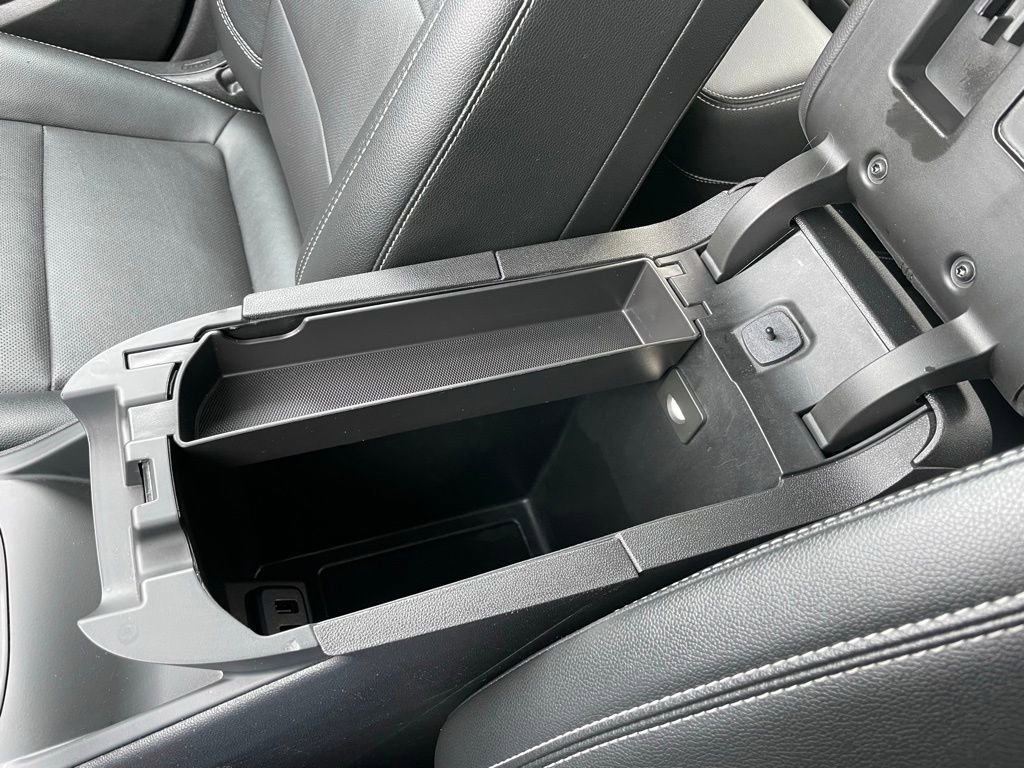 Used 2023 GMC Terrain SLT image 49