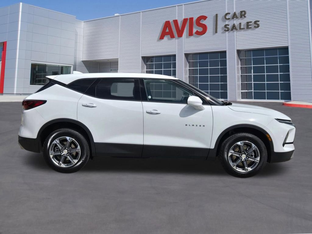 Used 2025 Chevrolet Blazer LT image 5