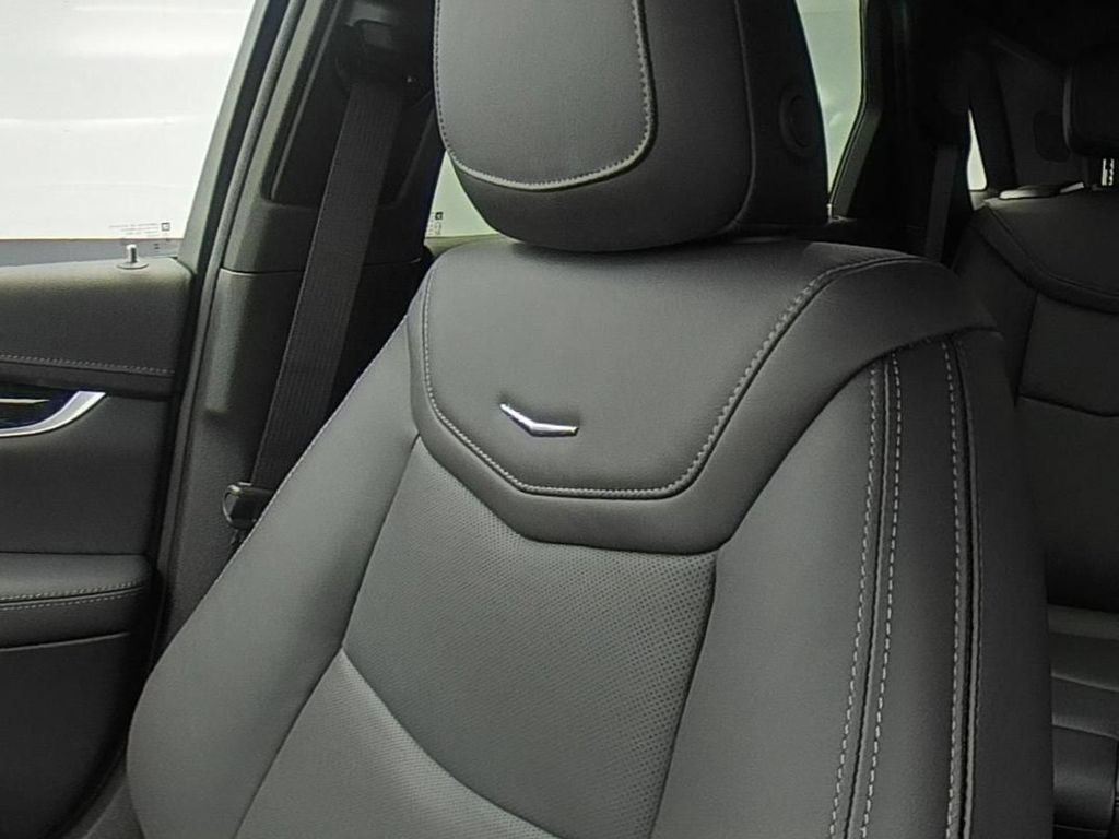 New 2026 Cadillac XT5 Premium Luxury FWD image 32