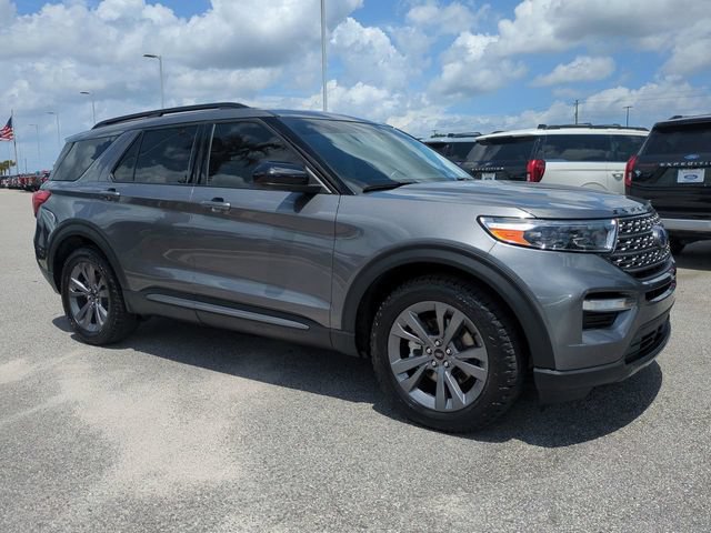Used 2022 Ford Explorer XLT w/ Equipment Group 202A RWD image 2