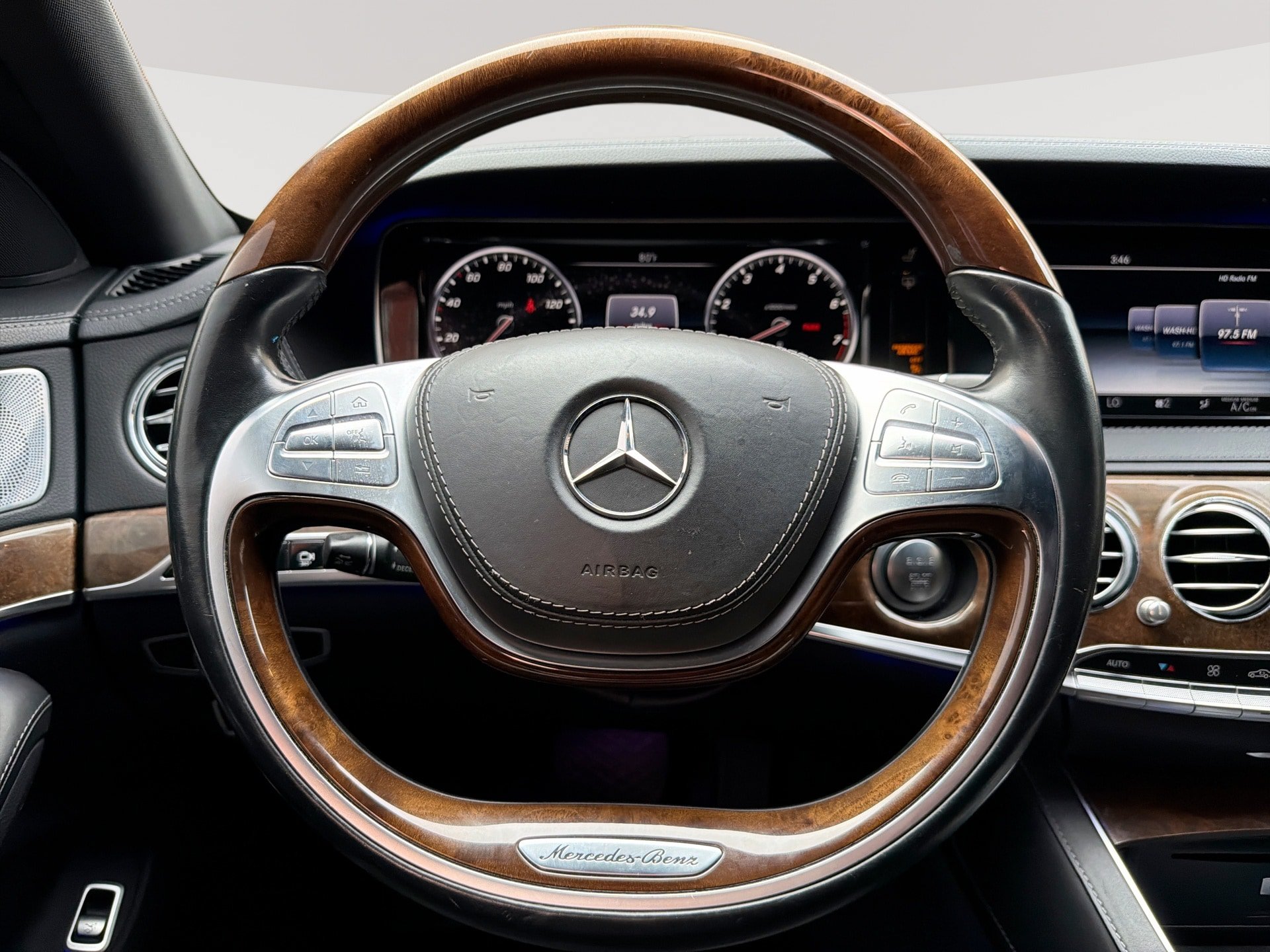 Used 2016 Mercedes-Benz S 550 4MATIC Sedan w/ Premium Package image 11