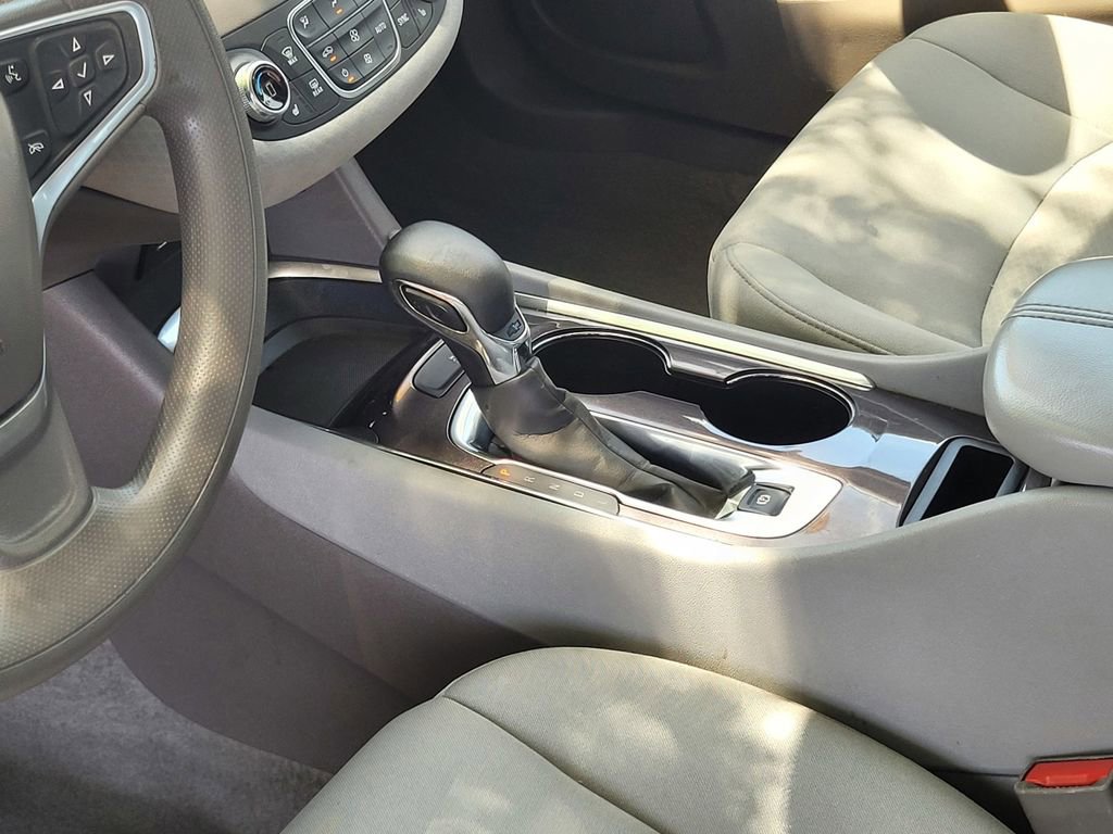 Used 2022 Chevrolet Malibu LT image 24