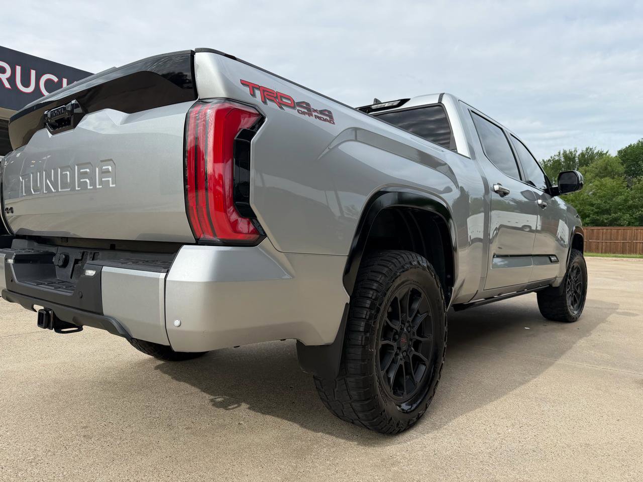 Used 2024 Toyota Tundra Platinum w/ TRD Off-Road Package AWD/4WD image 20