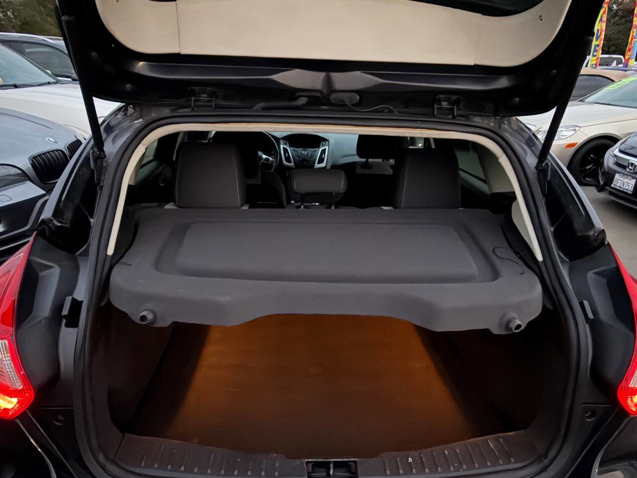 Used 2012 Ford Focus SE image 16