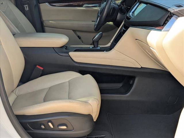 Used 2017 Cadillac XT5 Luxury FWD image 22