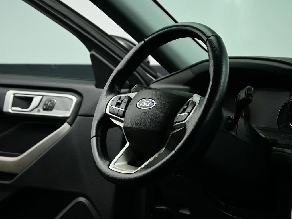 Used 2022 Ford Explorer Limited w/ Equipment Group 301A image 35