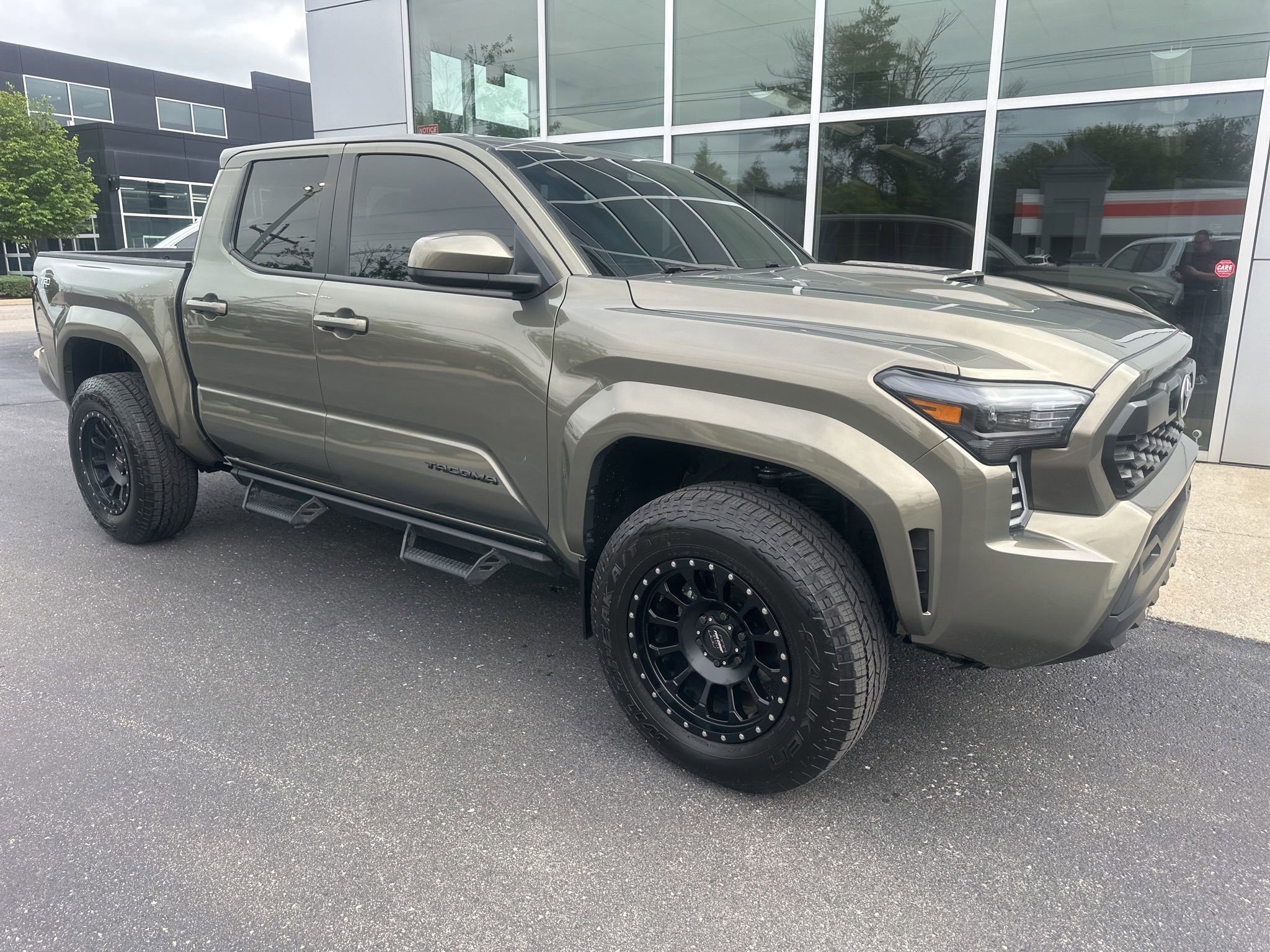 Used 2024 Toyota Tacoma TRD Sport AWD/4WD image 1