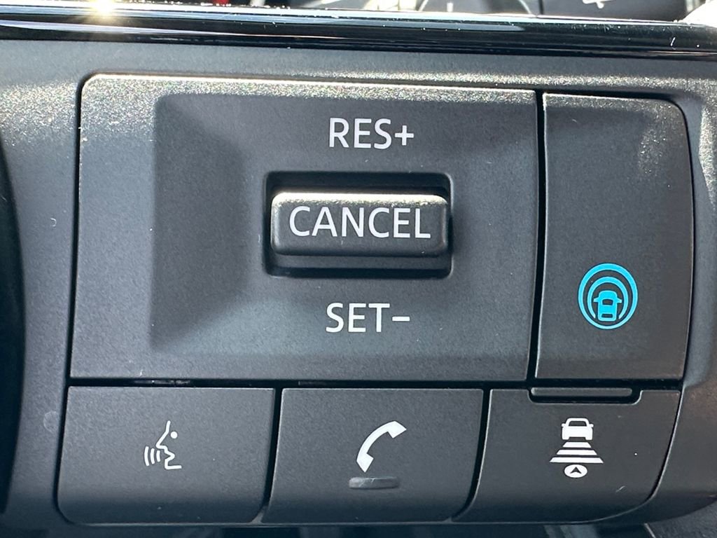 Used 2023 Nissan Rogue Platinum w/ Platinum Premium Package AWD/4WD image 21