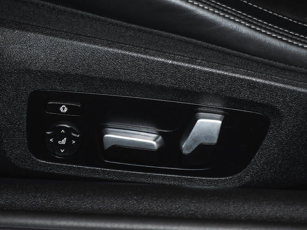 Used 2022 BMW 840i xDrive Convertible w/ Driving Assistance Package image 60